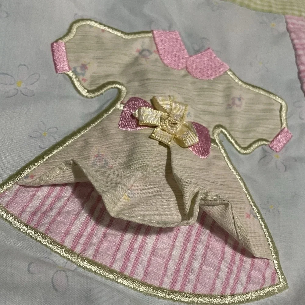 OshKosh Baby Patch Work Comforter Quilt Pastel Dresses‎ Floral 44x38 Pink